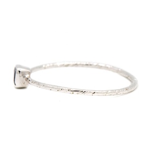 Bague de mariage artisanale en argent sterling 925 avec saphir bleu naturel taille carrée, collection Memoria Jewels, bijoux de fête - Product Image 2