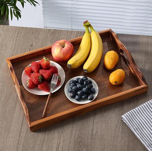 Plateau de service en teck massif avec finition laquée, poignées style ferme, portable et réutilisable pour la cuisine et le bureau - Product Image 5