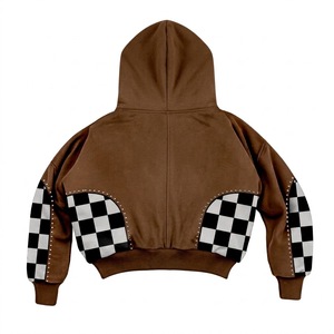 Veste à capuche personnalisée en similicuir marron avec empiècements à carreaux, garniture cloutée, doublure léopard, design streetwear court - Product Image 2