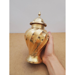 Recipiente para Almacenamiento de Alimentos de Calidad Superior Hecho de Metal con Diseño Único, Bañado en Color Dorado, Aspecto Atractivo, Tarro para Jengibre con Tapa Superior - Product Image 4