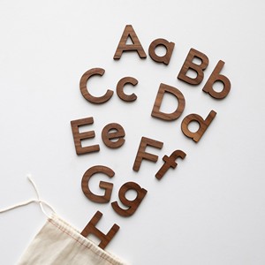 Lettres 3D en bois créatives pour la décoration de la maison lettres de l'alphabet en bois naturel autocollants ABC personnalisés - Product Image 3