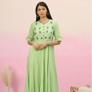 ชุดเดรสอานาร์กาลีผ้าเรยอนปักลายสไตล์ชาติพันธุ์สีเขียวทรงบานสำหรับฤดูร้อน ขายส่ง ผลิตจากวัสดุรีไซเคิล แห้งเร็ว สวมใส่สบาย - Product Image 1