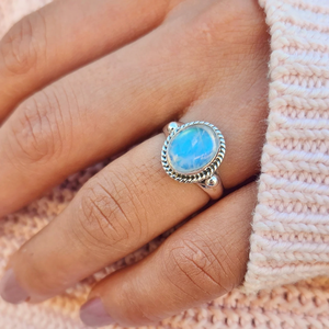 แหวนมูนสโตนธรรมชาติ สไตล์โบโฮ ทำมือ เครื่องประดับพลอยแท้ แหวนเงินแท้ 925 สำหรับผู้หญิง ของขวัญสำหรับเธอ - Product Image 4