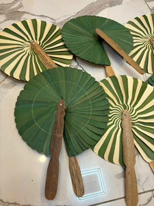 Éventail artisanal en feuille de palmier de coco avec doublure en bambou, Ho Chi Minh City – Accessoire rafraîchissant écologique pour le Nouvel An chinois à la maison - Product Image 1