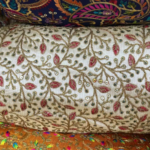 Saris de mariée de luxe, Lehenga, Robes de soirée et Tenues de fête en soie Mono Banglori brodée, tissu jacquard floral respirant, de créateur - Product Image 1