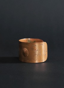 Brazalete Abierto de Cobre Grabado Texturizado, Hecho a Mano, Personalizado, Joyería Energética de Bienestar Terapéutico para Navidad - Product Image 4