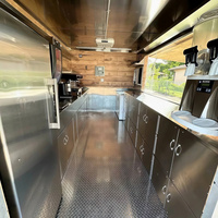 Camion de restauration mobile style plage à double essieu pour le service de café, jus, smoothies, desserts et snacks