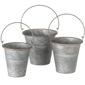 Trending Metal Bucket Planter With Floral Embossing For Garden Outdoor Decor Planters <b>Flower</b> Planters On Sale - Product Image 2