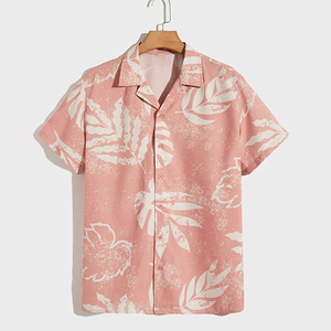Restez au frais et élégant avec cette chemise à col cubain pour hommes - coupe décontractée et imprimé floral audacieux. Fournisseur en gros de chemises cubaines. - Product Image 2