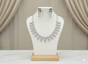 Elegante Juego de Collar de Latón con Diseño Floral Hecho a Mano, Ecológico y Duradero, Perfecto para Festivales, Bodas y Eventos Culturales - Product Image 2