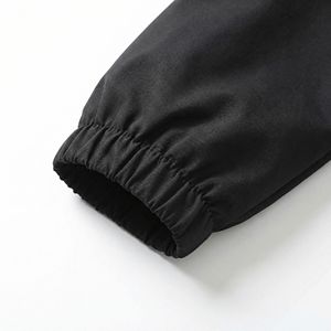 Sudadera Anorak Negra con Capucha, Bolsillo con Solapa en el Pecho y Cremallera Resistente al Agua |   Cortavientos Táctico para OEM/Marca Privada - Product Image 5
