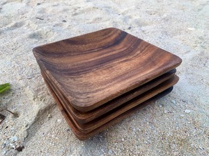 Plato de madera maciza, plato redondo de madera, plato grueso de madera para servir comida en la mesa del hogar. - Product Image 3