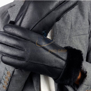 Gants de conduite Premium Mobility Wear conçus pour des routines confortables et des activités quotidiennes - Product Image 4