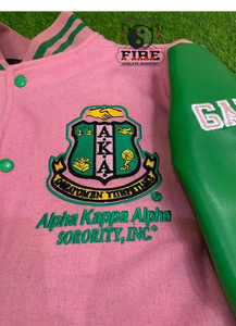 Veste bomber décontractée slim fit tendance 2025 pour femme, fabrication pakistanaise, style streetwear vintage. - Product Image 5