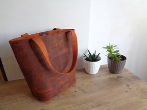 กระเป๋าถือหนังแท้สุดหรูสำหรับสุภาพสตรี พร้อมซิปปิด ปรับแต่งสีและโลโก้ได้ รุ่นใช้งานประจำวัน LTB-0229 - Product Image 5