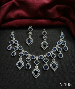 À la mode américain diamant carré et fleur forme conceptions argent plaqué fête de mariage porter collier ensemble cadeaux pour les femmes et les filles - Product Image 1
