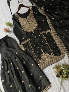 Ensemble de robe Sharara en soie brodée pour femmes avec dupatta, tenue traditionnelle indienne pakistanaise pour mariage, fête, Diwali - Product Image 4