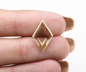 Diamant de laboratoire CVD synthétique de 3,65 carats, taille cabochon, forme cerf-volant, couleur champagne, pureté VS2, haute qualité, pour bijoux modernes, vente en gros directe usine - Product Image 4