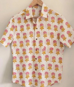 Camisa Formal de Algodón para Hombre con Rayas Estampadas a Mano Tradicionales |   Camisa Batik Transpirable y Ecológica de Manga Corta con Cuello Camisero - Product Image 1