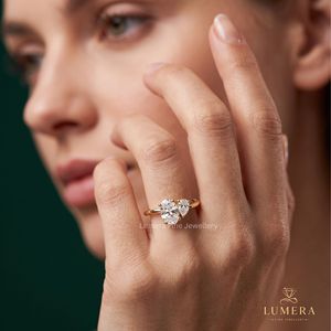 Anillo de Dos Piedras Estilo Toi Et Moi, con Diamantes Cultivados en Laboratorio, en Oro Amarillo, Forma de Pera y Óvalo, para Mujer - Product Image 6