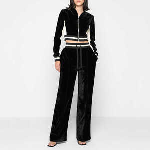 Ensemble de survêtement personnalisé pour femme en velours et velours côtelé, avec veste courte à fermeture éclair et poches, et pantalon de jogging - Product Image 1