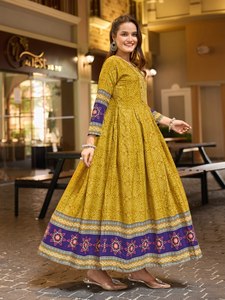 Ensemble Kurta en coton imprimé moutarde pour femmes avec manches brodées, style traditionnel indien pakistanais, coupe ample, vêtements décontractés - Product Image 2