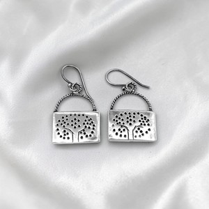 Boucles d'oreilles pendantes Arbre de Vie en argent sterling 925 – Goutte rectangulaire inspirée de la nature, fabriquées à la main, finition oxydée, bijoux artisanaux - Product Image 6