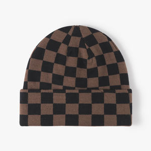 Bonnet Jacquard Personnalisé avec Logo – Collection Hiver 2025 – Unisexe, Léger et Résistant, Motif Torsadé – Idéal pour la Course à Pied - Product Image 3