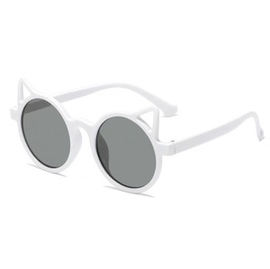 Hot Sales <b>Small</b> Retro Candy Children High Quality Sun Glasses Light <b>Weight</b> Gradient Comfortable Colored Cat Eye Sunglasses - Product Image 4