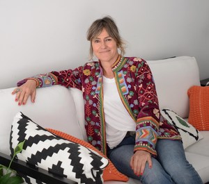 Chaqueta de terciopelo bordada color borgoña para mujer, con diseño floral, estilo bohemio, manga larga, cuello alto, ropa de abrigo para invierno - Product Image 3