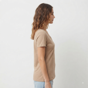 Camiseta de Cuello en V para Mujer, Manga Corta, 100% Algodón, Informal, Transpirable, con Logotipo Estampado, Corte Regular, Tejido Jersey Beige - Product Image 4