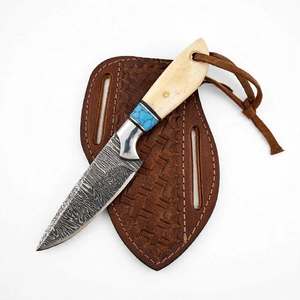 Outil utilitaire d'extérieur artisanal en acier Damas avec incrustation de pierre turquoise, manche en os de chameau et bolster en acier inoxydable - Product Image 1