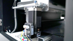 Impresora UV DTF de 60 cm, 3 cabezales de impresión I3200, resolución de 3200 dpi para cuero, tubos, logotipos personalizados, cosméticos, regalos, pegatinas, automática - Product Image 6