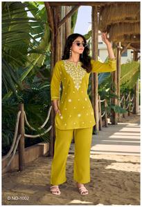 Nueva Colección de Conjuntos Elegantes de Seda Viscosa Vetican de Diseñador: Bordado Intenso y Bolsillos Decorativos en el Pantalón - Product Image 2