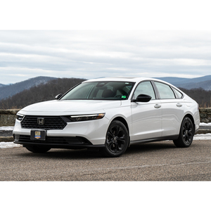 Honda Accord d'occasion, berline de luxe, voiture familiale fiable, expérience de conduite agréable, confort haut de gamme et performances moteur robustes - Product Image 1