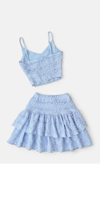 Ensemble coordonné bleu ciel à volants smockés, jupe mini étagée texturée et camisole, ensemble deux pièces d'été serein à volants smockés - Product Image 2