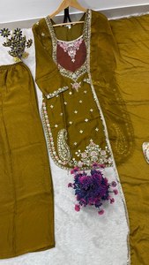 Robe Anarkali pour femme en soie mousse vert olive brodée, style traditionnel indien pakistanais, longueur ras du sol, coupe ample, pour mariage - Product Image 5