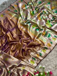 Sari en soie Paithani Rich Lotus avec bordure de pallu or vif et éclatant – Tenue de soirée traditionnelle pour femme, toutes saisons, sans plis - Product Image 3