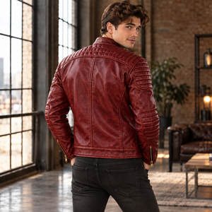 Blouson de moto en cuir véritable bordeaux pour homme avec texture gaufrée, empiècements matelassés et détails de fermeture éclair dorée - Product Image 5