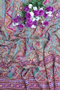 ผ้าพิมพ์ลายเรขาคณิตสีเขียวเซจธรรมชาติ พร้อมลายเพสลีย์ประดับขอบ สำหรับทำชุดคุर्ติ - Product Image 4