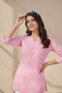 Tunique pour femme en mélange de coton à imprimé chevron rose, col rond, manches trois quarts, longueur normale, entièrement cousue, vêtement ethnique décontracté - Product Image 6