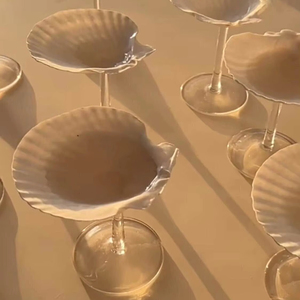 Copa de Vino de Cristal con Conchas Marinas Hecha a Mano en Vietnam, para Beber Vino, Decoración de Mesa, Uso en Bares, para Decoración de Comedor de Estilo Costero - Product Image 1