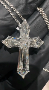 สร้อยคอจี้เพชรโมอิสซาไนต์ทรงกากบาท CONCEPTION VVS  แบบตัดละเอียด  โซ่เงินแท้ 925 ชุบทอง 18K  เครื่องประดับสั่งทำพิเศษ  สำหรับทั้งชายและหญิง - Product Image 4