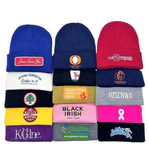 2024 Chapeaux d'hiver en tricot acrylique avec logo personnalisé Bonnet avec patch bonnets casquettes snapback casquettes pour hommes chapeau d'hiver - Product Image 3
