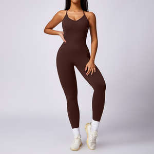 Combinaison de yoga une pièce pour femmes grandes tailles, avec effet froncé aux fesses et pantalon évasé, vêtements de sport personnalisables avec logo - Product Image 4