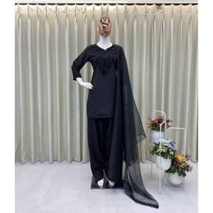 Hermosa Ropa Tradicional Musulmana y Accesorios Elegante Conjunto Negro Talla M 600g Top, Pantalón y Dupatta para Fiesta Bhanderi -BE - Product Image 2