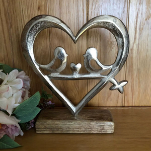 Creative Metal <b>Heart</b> Table Centerpiece Stylish Home Decor Accent For Dining Table And Living Room Decoration - Product Image 1