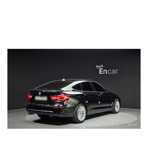 2019 BMW Gran Turismo GT 320d Luxury 60,531 km Diesel Automatic Gear Box Leather Seats Rear Camera Left Steering - Product Image 2