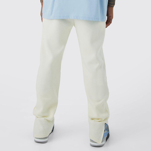 Pantalones de chándal de felpa holgados de pierna ancha para hombre, color blanco cremoso, con dobladillo apilado y abertura, estilo lounge, streetwear y casual - Product Image 4