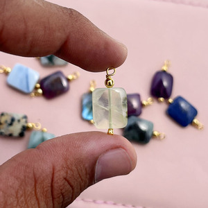 Amuleto de Piedra Preciosa de Prehnita Natural |   Colgante Rectangular de 10 mm |   Suministros para la Fabricación de Joyería - Product Image 1